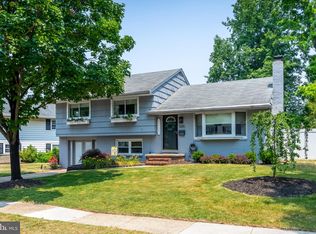 1205 Oakwood Rd, Haddonfield, NJ 08033