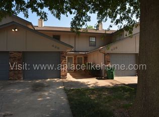 428 NE Timbercreek Dr, Lees Summit, MO 64086