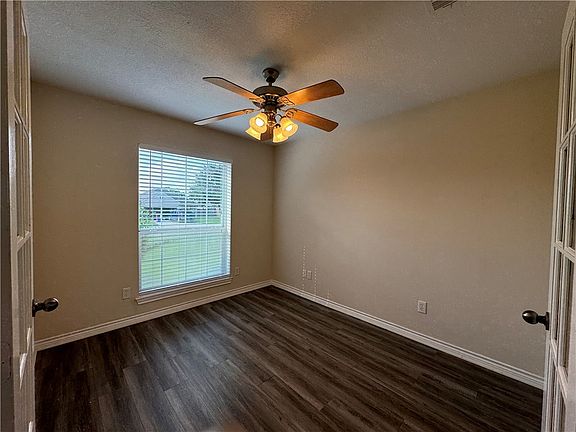 2nd image of 1005 Bougainvillea St
