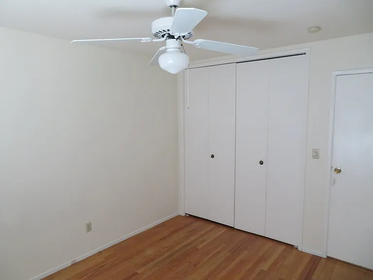 886 Stonehaven Dr — Photo 22