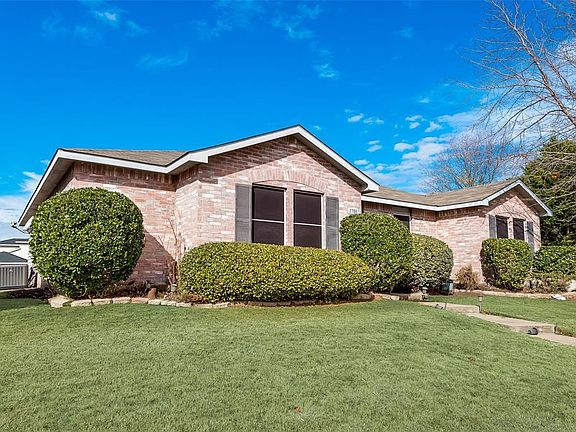 3rd image of 1708 Wildrose Dr