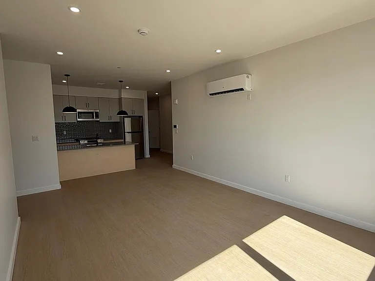 50 Webster St #3C — Photo 4