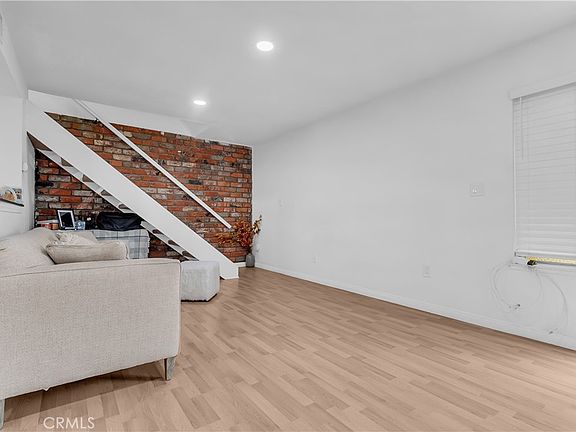3rd image of 3003 Knollwood Ave #2