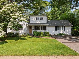 1142 Lakeshore Dr, Massapequa Park, NY 11762