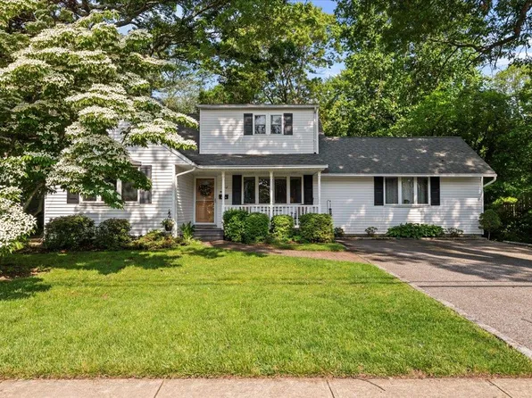 1142 Lakeshore Drive, Massapequa Park, NY 11762