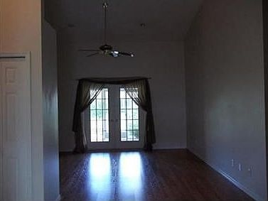 2nd image of 411 SW Magnolia Cv