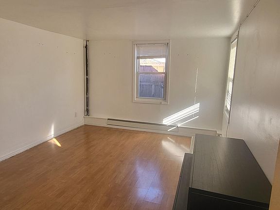 4th image of 206-23 46th Ave