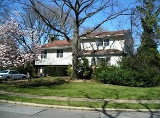 20 Frances Dr, Westbury, NY 11590