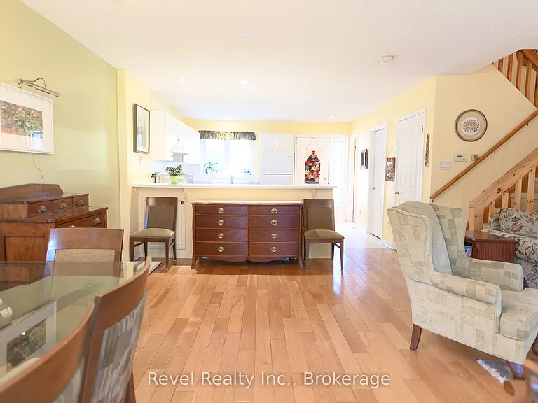 145 Fairway Cres #51 — Photo 4
