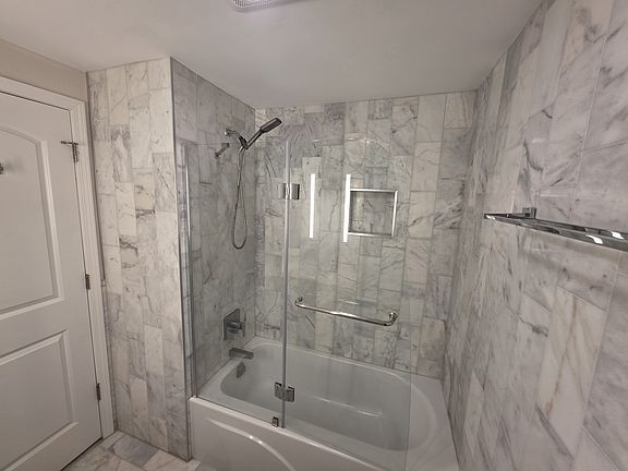 4th image of 210 Thomas Dr