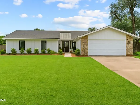 143 Queens Cir, Panama City, FL 32405