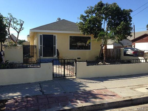 3rd image of 377 W 13th St