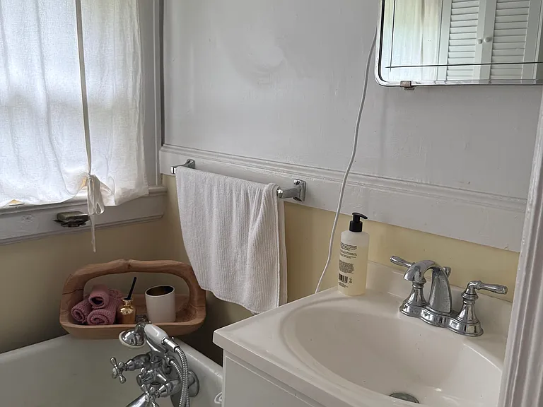 252 W Norwalk Rd #B — Photo 7