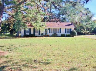 134 Oyster Creek Dr, White Stone, VA 22578