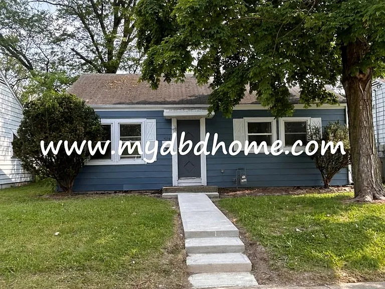 1014 Baxter St — Photo 1