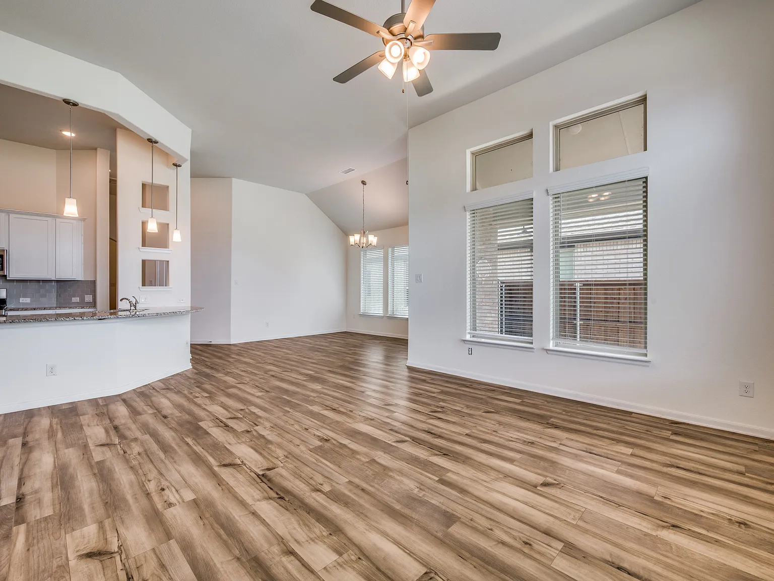 3 bed, 1802 sqft, $2,400 — Photo 2