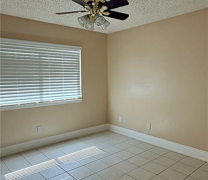 10275 Banyan St — Photo 8