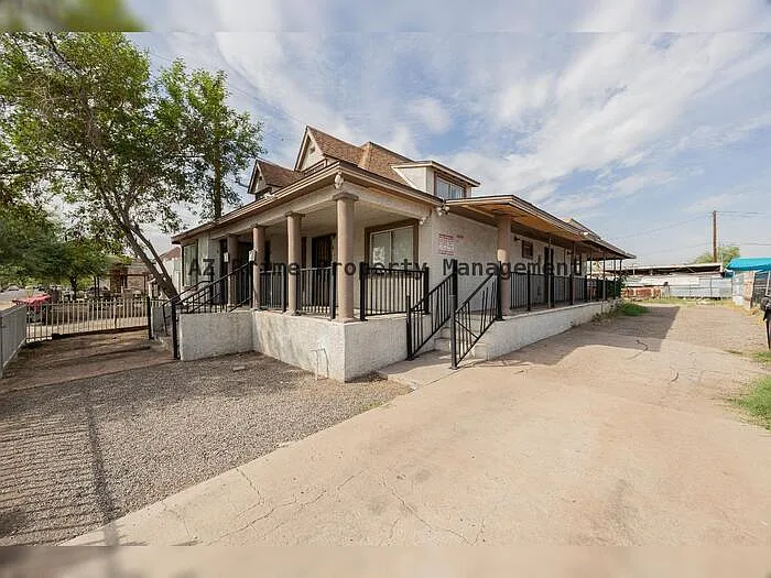 Building Photo - 212 N 21st Ave #4
