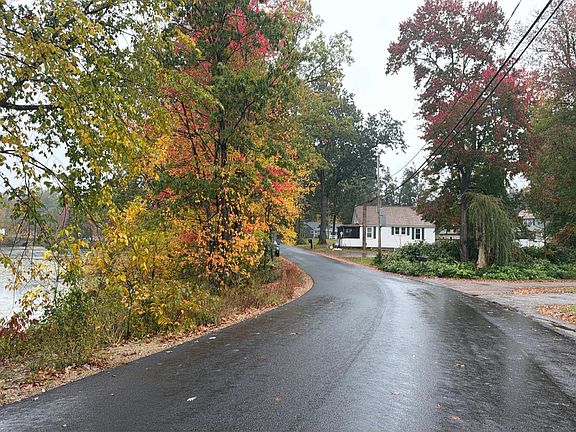 4th image of 12 Eayers Pond Rd