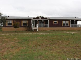 760 County Road 761, Devine, TX 78016