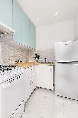 4th image of 350 E 30th St APT 2J