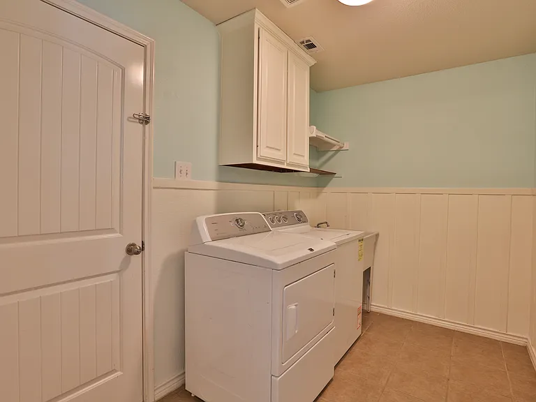 11921 Kingsville Dr — Photo 18