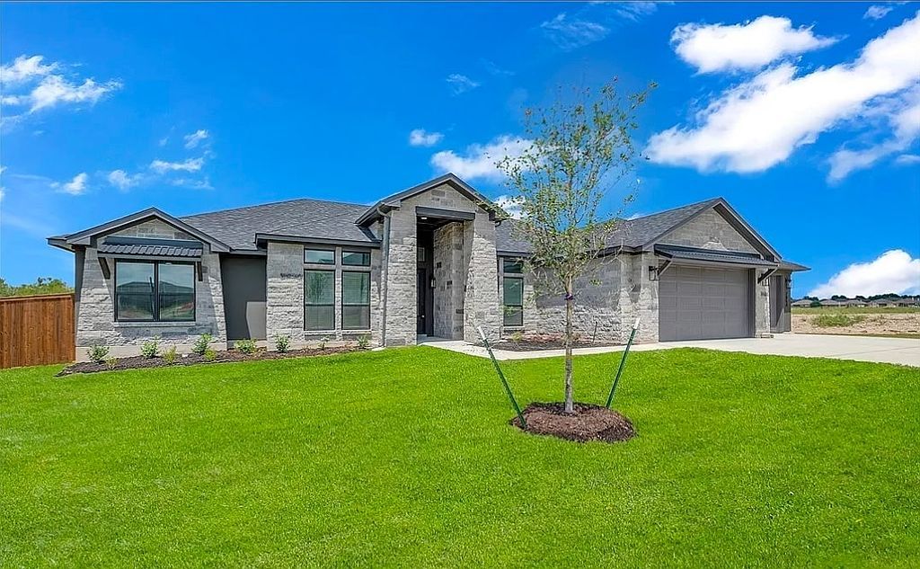 2054 Grey Fox Dr - Property Image