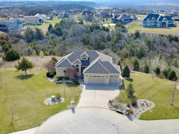 1125 Lochenshire Cir, Manhattan, KS 66503