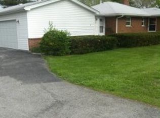 210 Freedom Dr, Belleville, IL