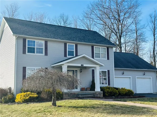 19 Tupelo Dr, Oswego, NY 13126