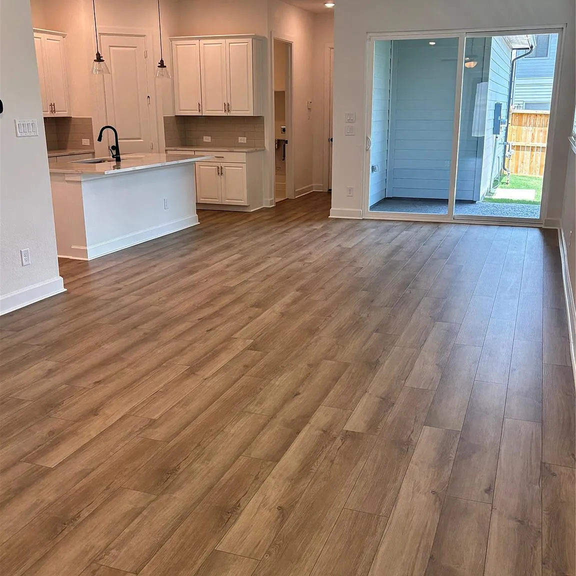 4 bed, 2.5 bath, 2786 sqft, $2,750 — Photo 4