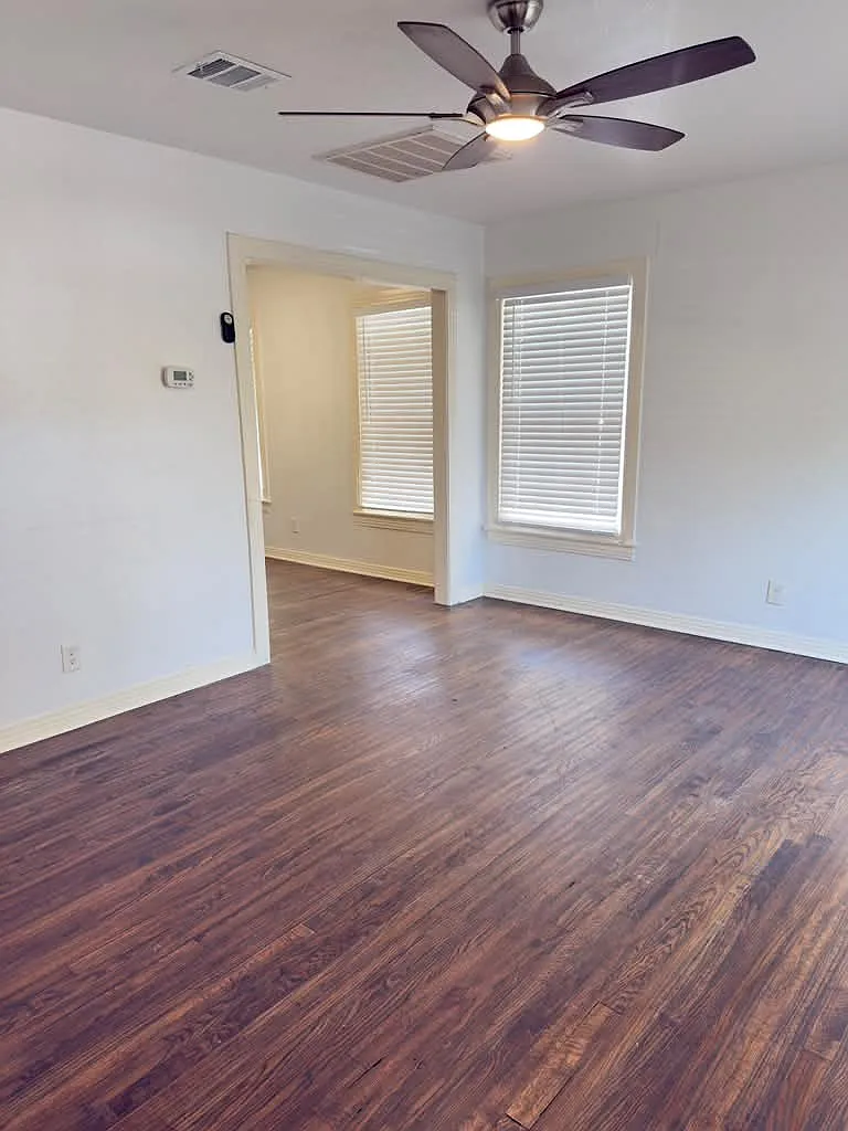3 bed, $1,700 — Photo 2