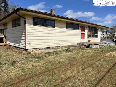 319 Court Street, Jefferson, NC, 28640