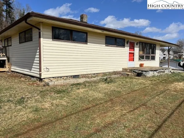 319 Court Street, Jefferson, NC 28640