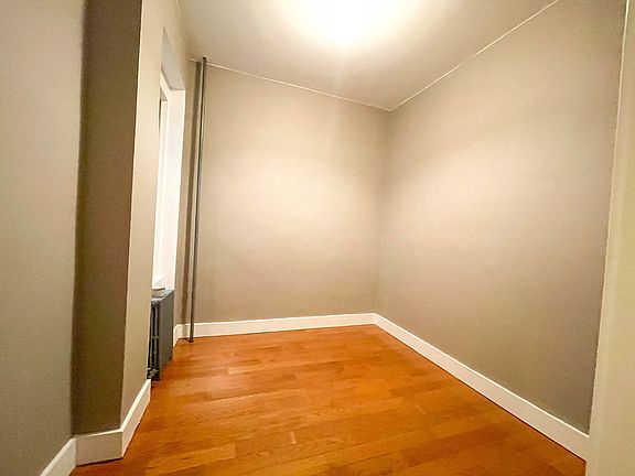 2nd image of 258 Melrose St #K2l