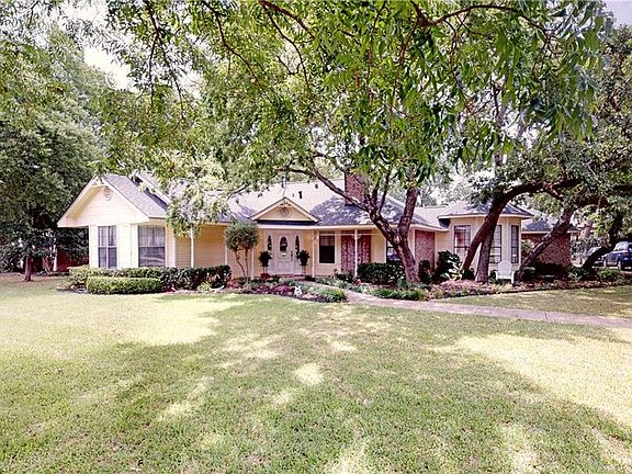 2nd image of 618 Arbor Ct