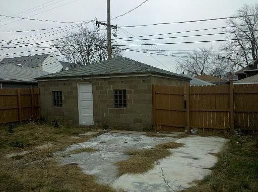 4th image of 1233 S Oak Park Ave