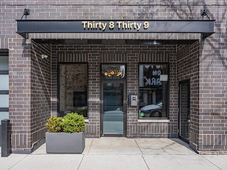 3839 N Clark St #402 — Photo 7