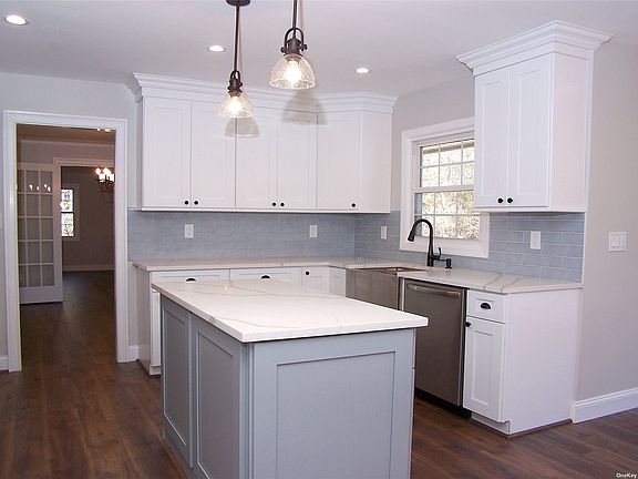 5th image of 23 Sycamore Cir