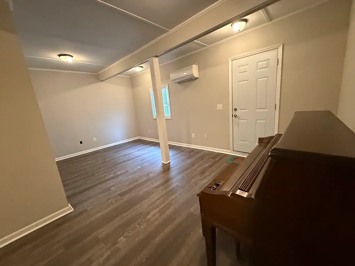 3 bed, 2.5 bath, 1950 sqft, $2,000 — Photo 4