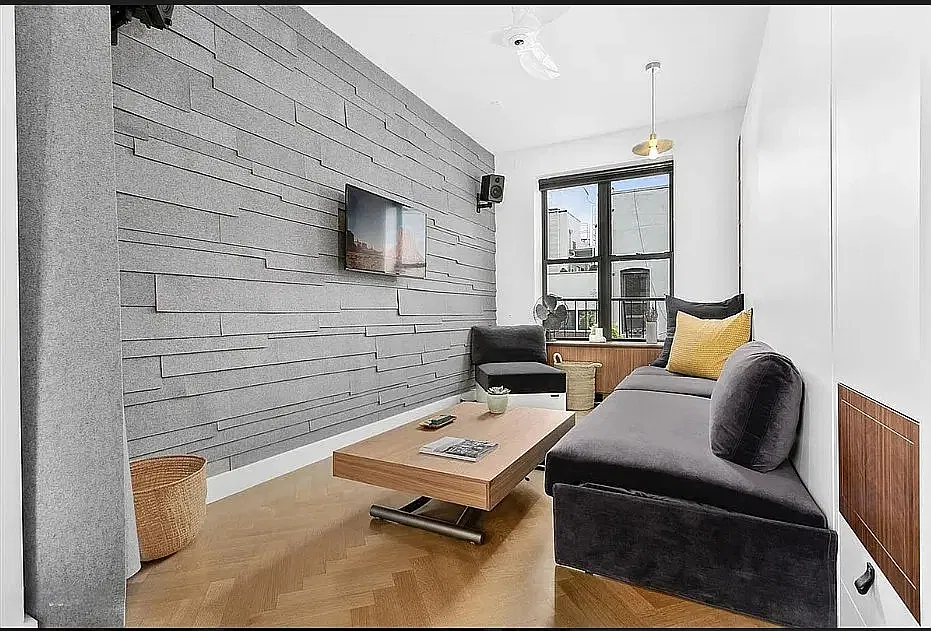 150 Sullivan St #33