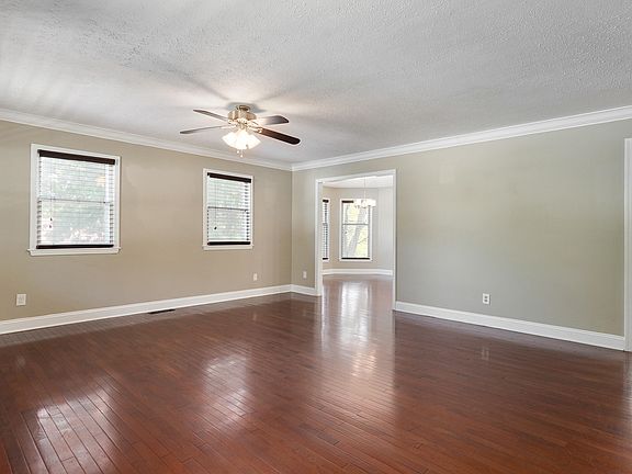 5th image of 228 E Osage Drive
