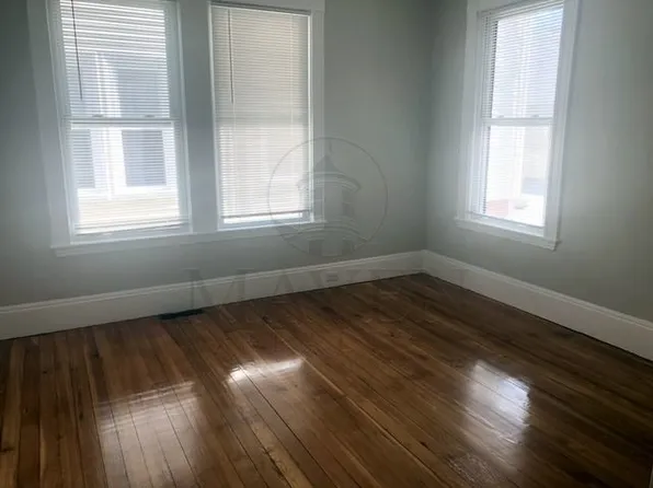 13 Lincoln St #1, Somerville, MA 02145