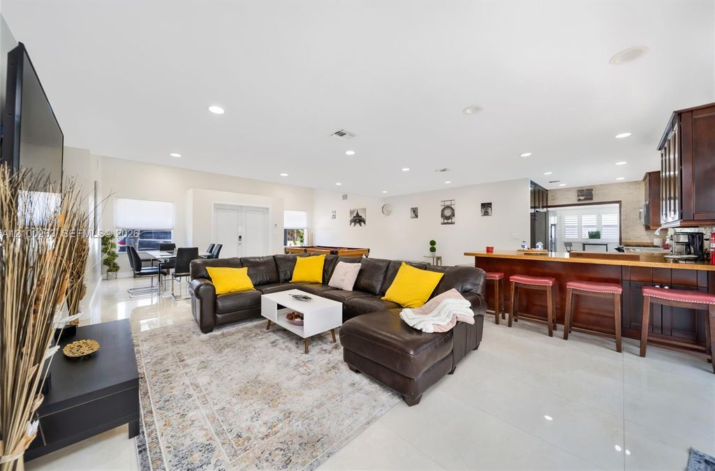 31 SE 12th St, photo 7