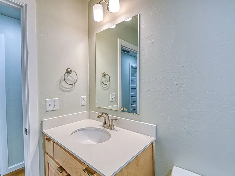 2713 Clifton Ter — Photo 21