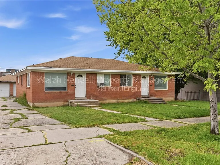 2353 Jackson Ave — Photo 2