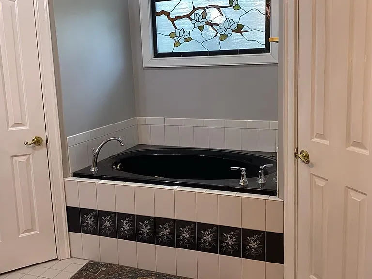 8220 Hunters Creek Dr — Photo 39