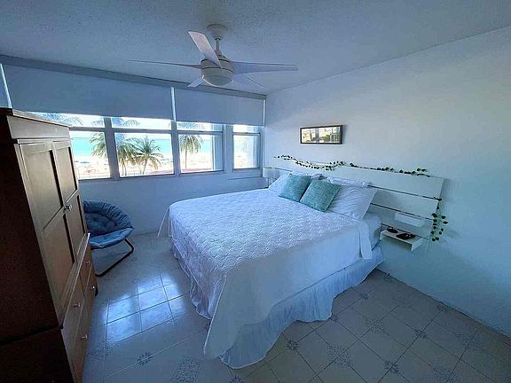 2nd image of 5347 Avenue Isla Verde #307