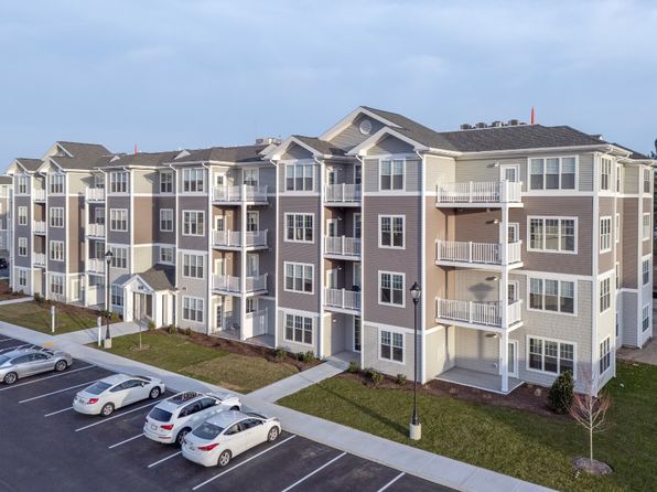 1279 Wampanoag Trl #4-210