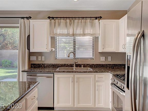 5th image of 8097 Chestnut Glen Ave